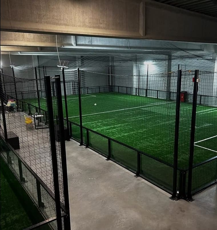 Team building sportif à Offside Foot Indoor — foot indoor entre collègues